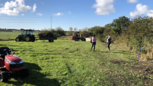 Naboer hjælper med klargøring til byggeri d. 17. okt.