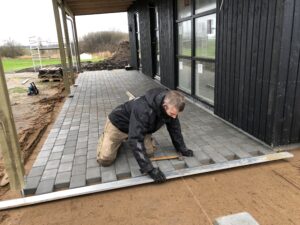 Der lægges belægning d. 11. dec.